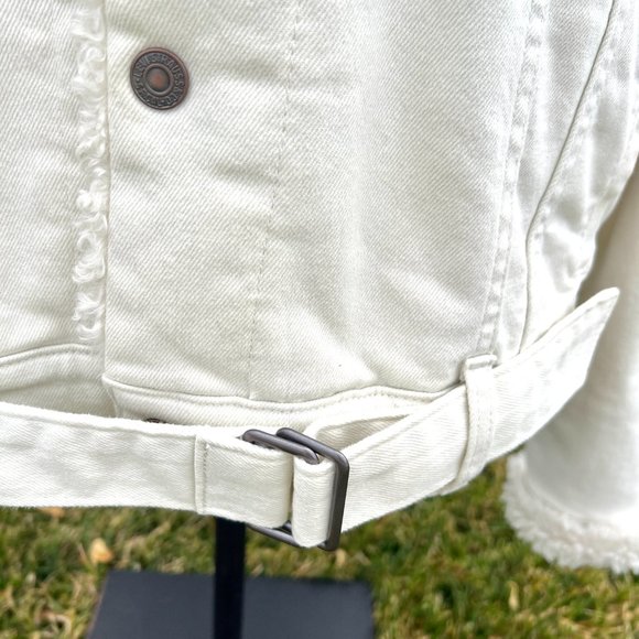 Levi's Cozy Cocoon White Trucker Jacket - Cuddly Tofu - Size Large - Picture 3 of 11